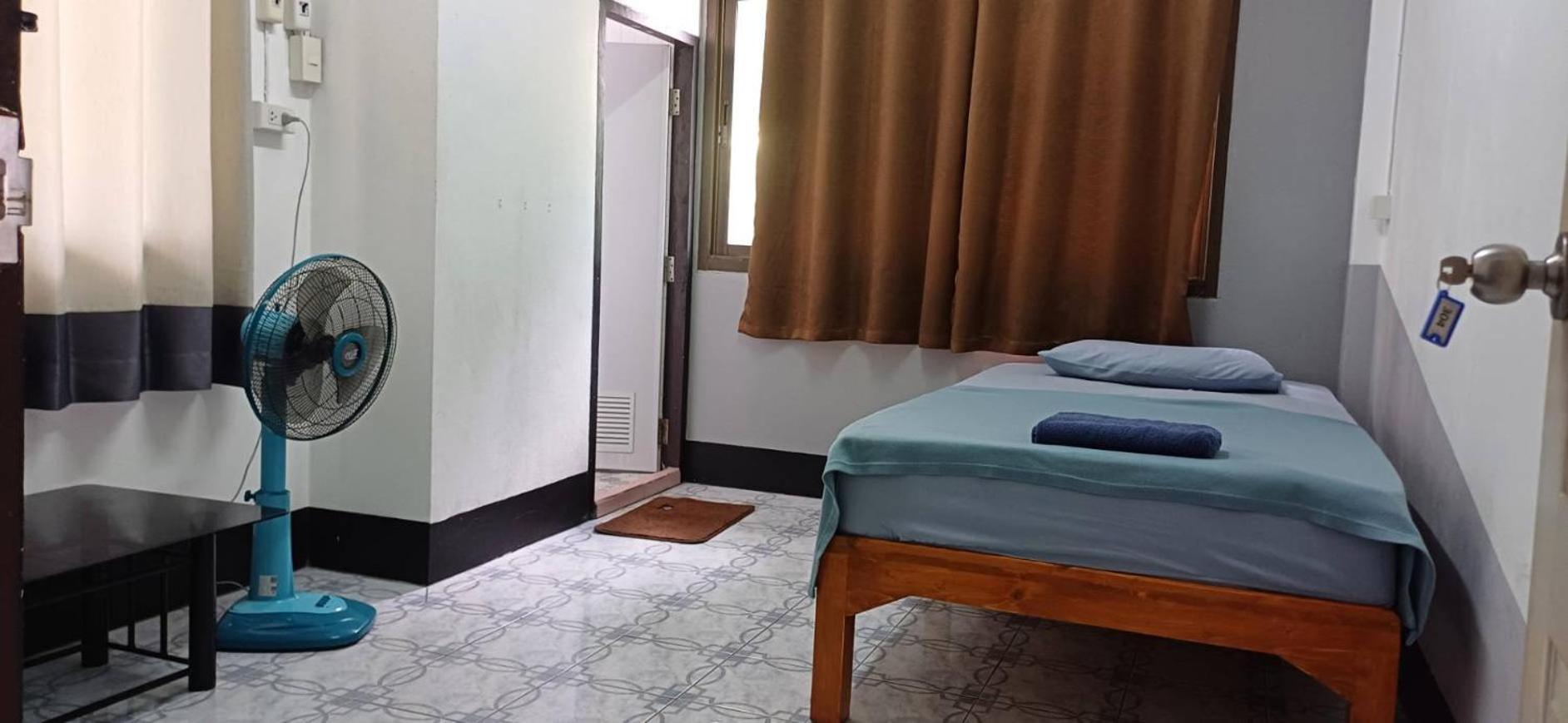 Satop Travelers Guesthouse شيانغ ماي المظهر الخارجي الصورة